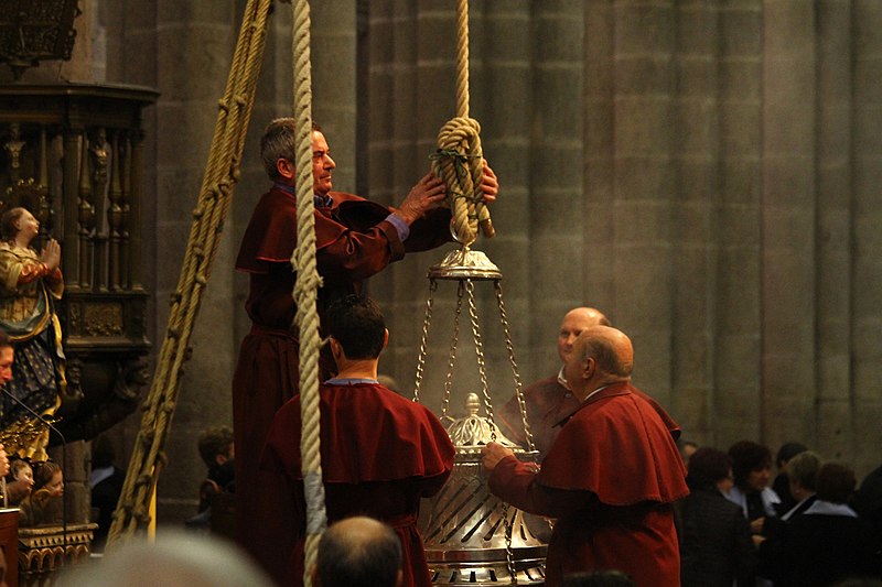 En este momento estás viendo La misa del peregrino y el botafumeiro