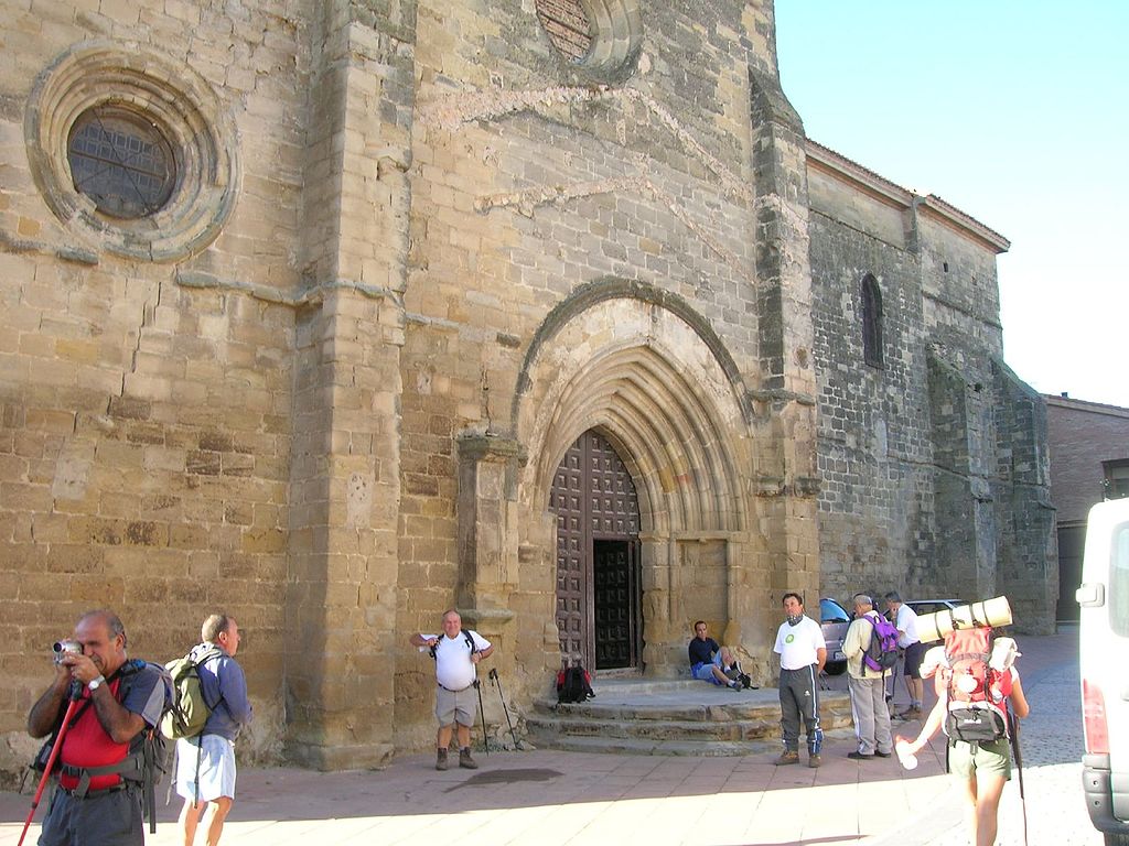 En este momento estás viendo La Iglesia de San Juan Bautista en Grañón en el Camino de Santiago.
