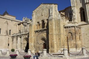 Lee más sobre el artículo La Basílica San Isidoro en León en tu camino de Santiago