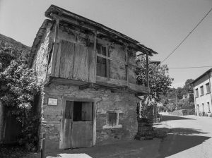 Lee más sobre el artículo Descubre la leyenda del «Hombre del Botillo» en el Camino de Santiago