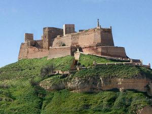 Lee más sobre el artículo Descubre la historia del Castillo de Monzón en el Camino de Santiago