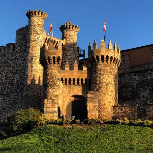 Lee más sobre el artículo Descubre la historia del Castillo de Ponferrada en el Camino de Santiago