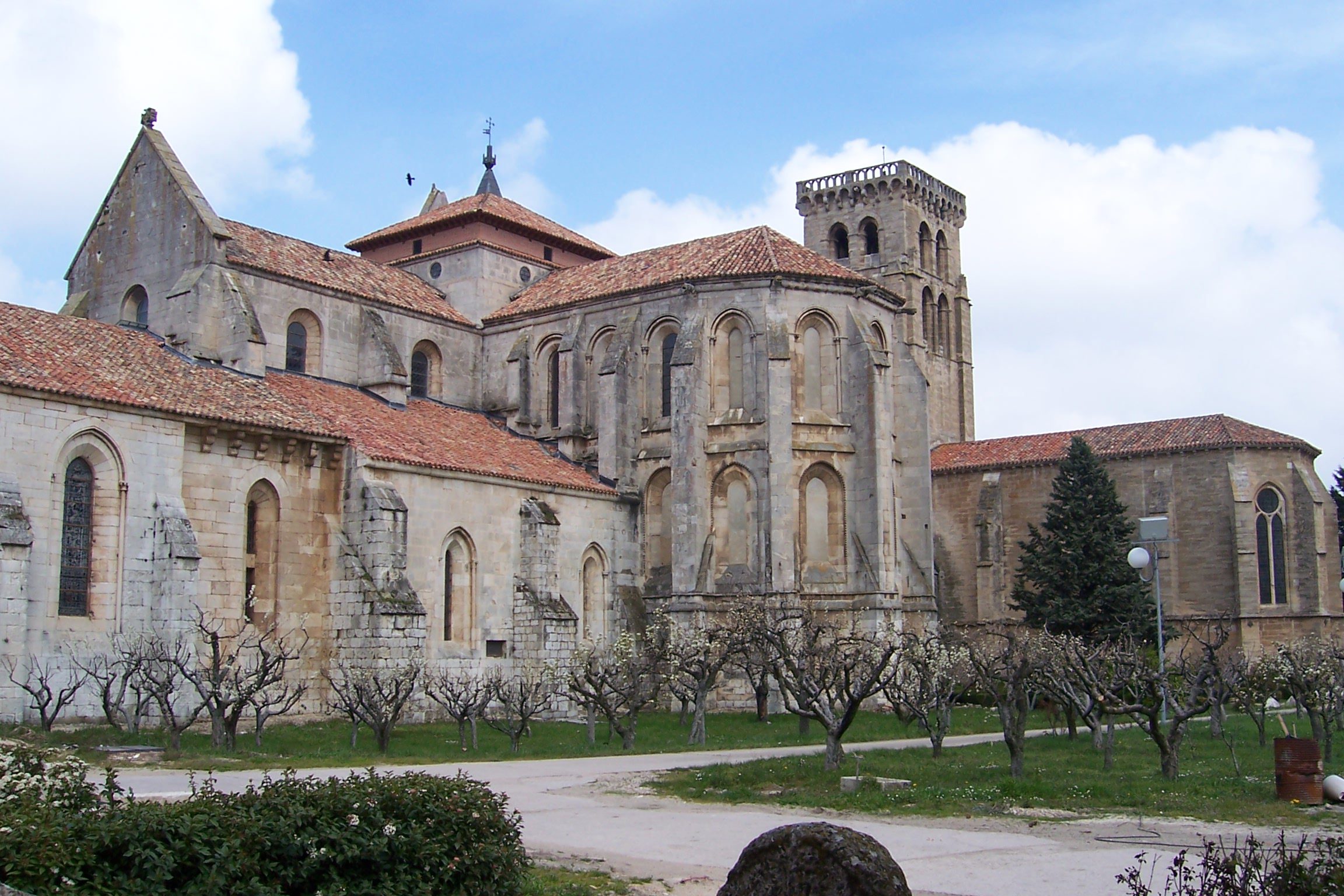 En este momento estás viendo Descubre la historia y belleza del Monasterio de Santa María la Real de Las Huelgas en Burgos