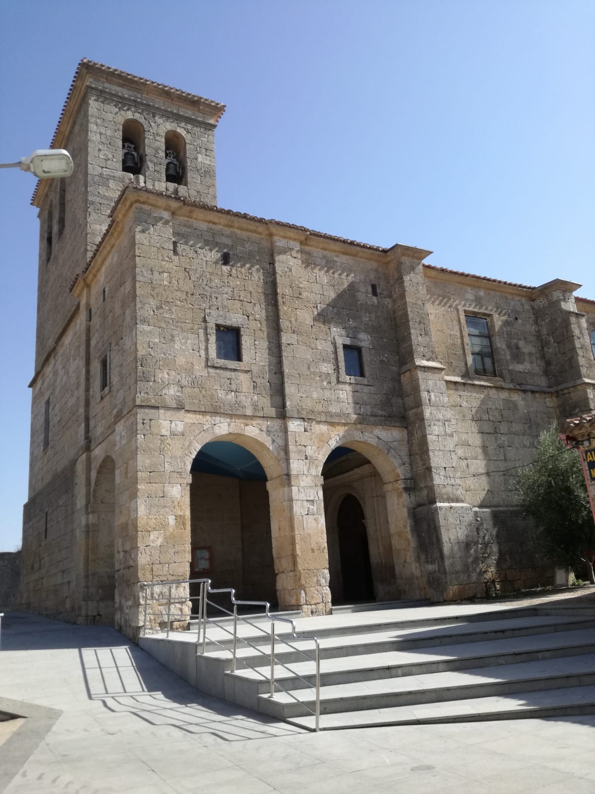 En este momento estás viendo La parroquia San Román Martin en Hornillos del Camino en el Camino de Santiago