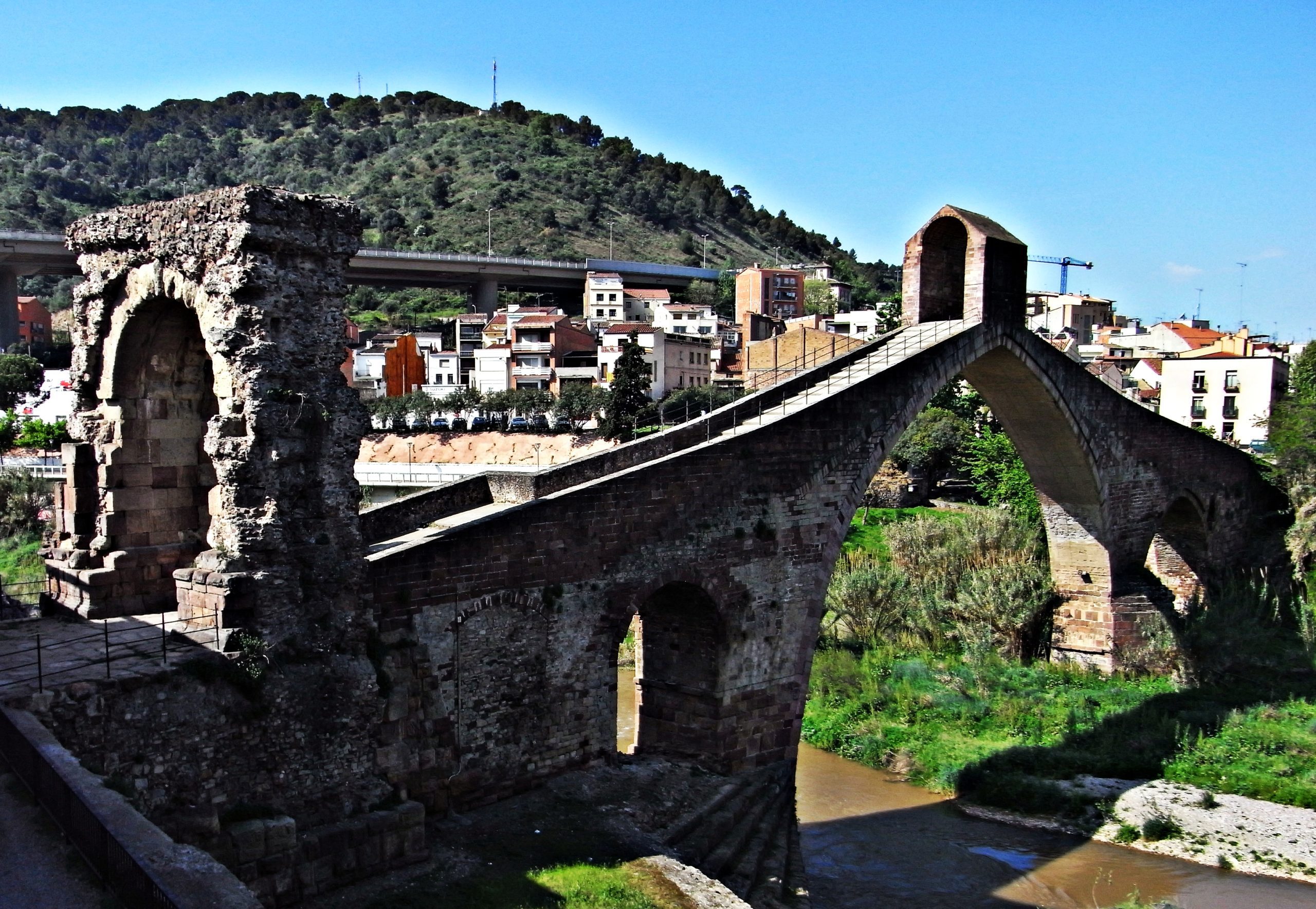 En este momento estás viendo Descubre la leyenda del Puente del Diablo en Martorell en el Camino de Santiago