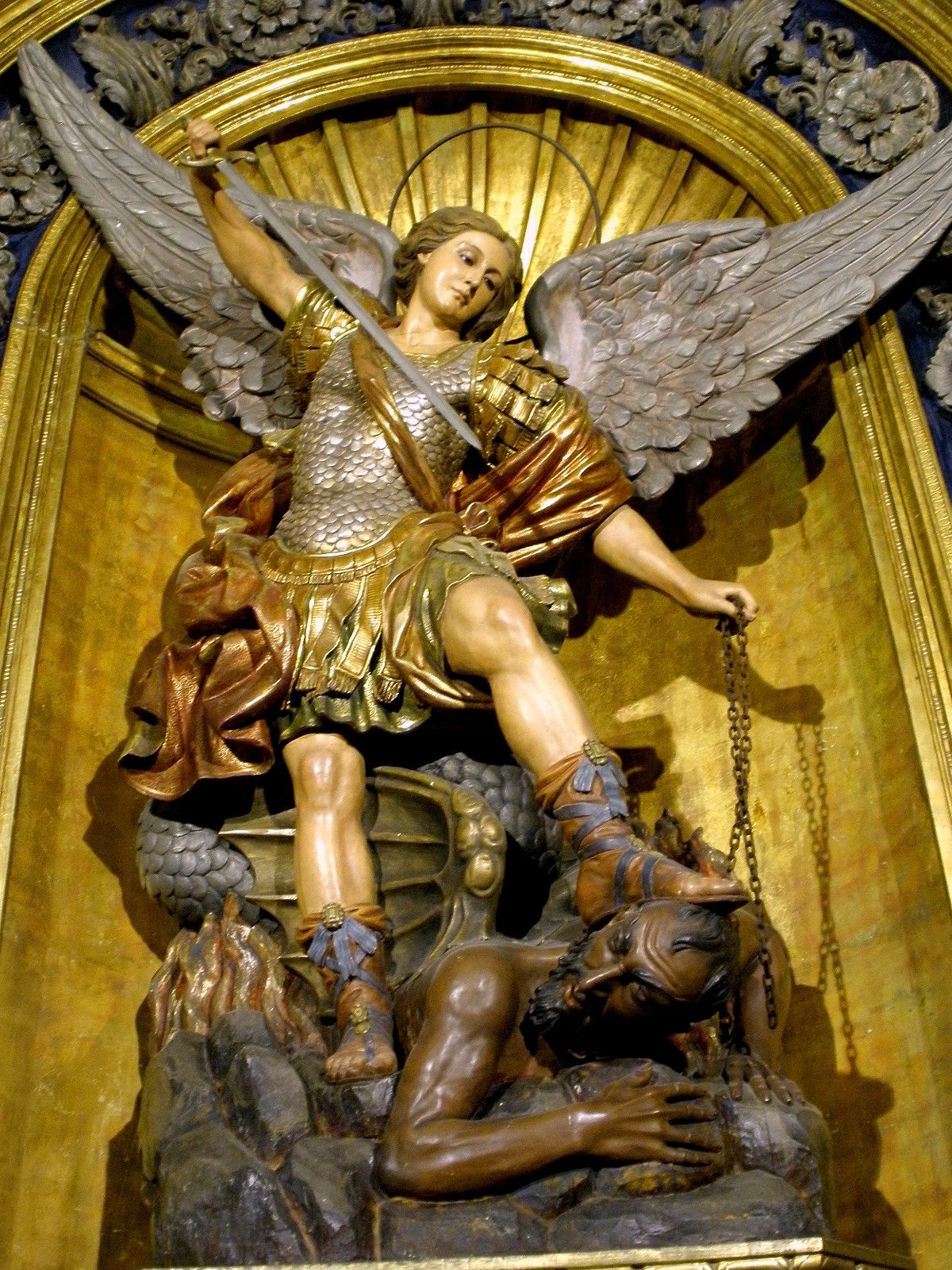 En este momento estás viendo Cueva de San Miguel de Aralar: La leyenda del arcángel que se apareció a un pastor en el Camino de Santiago
