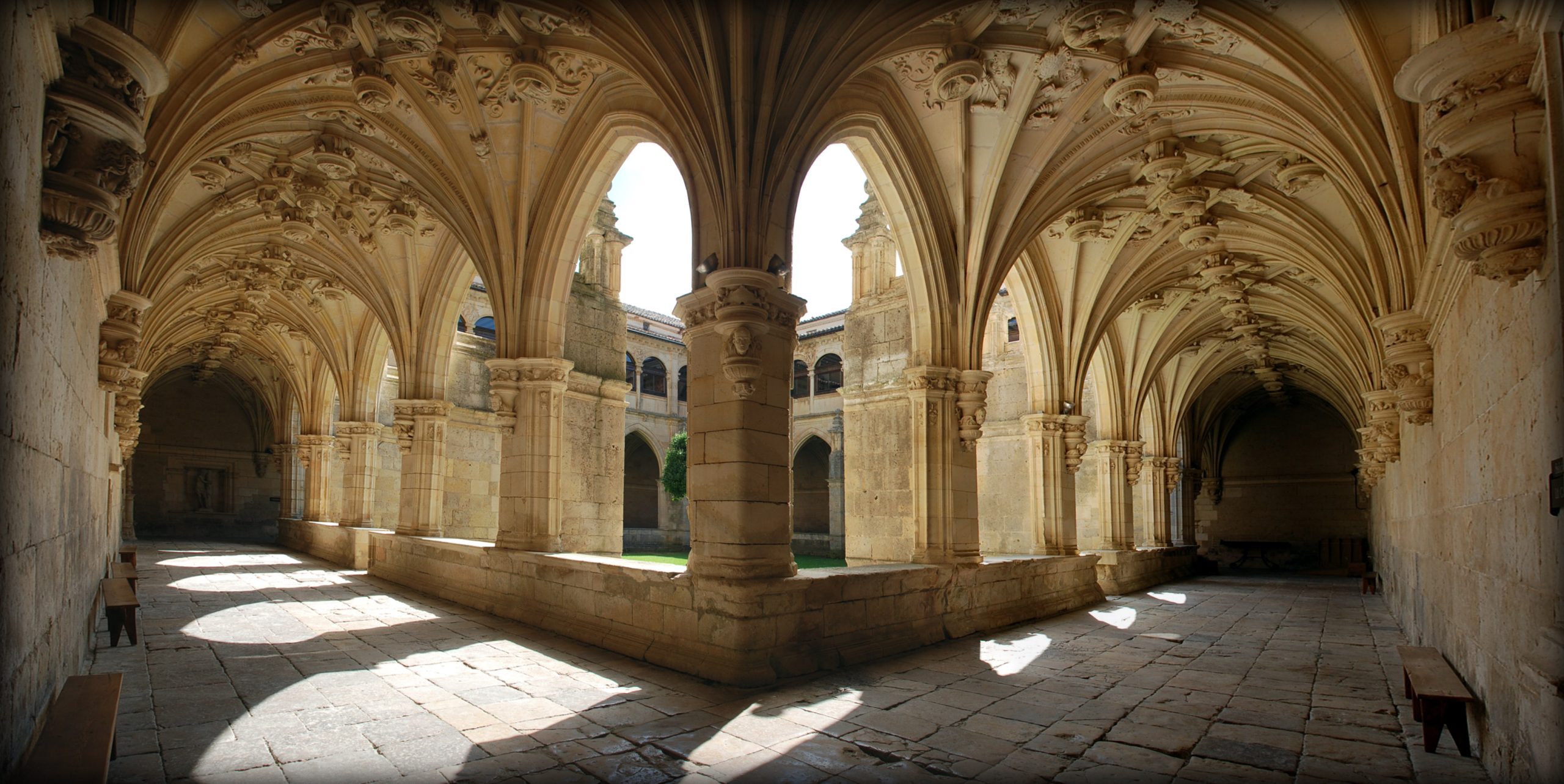 En este momento estás viendo La hospitalidad del Monasterio de San Zoilo en el Camino de Santiago