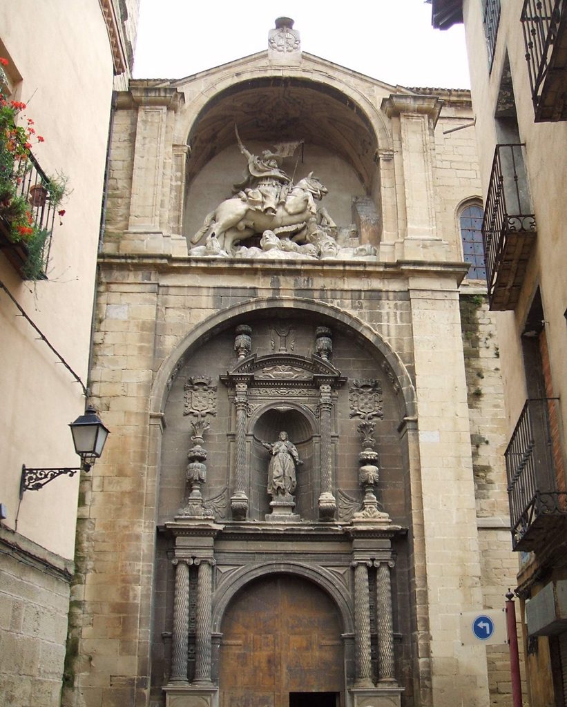 En este momento estás viendo Descubre la historia y belleza de la Iglesia de Santiago el Real en Logroño en tu camino de Santiago