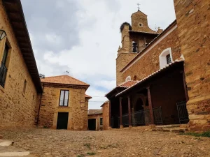 Lee más sobre el artículo Iglesia de Santa María Magdalena en Castrillo de los Polvazares