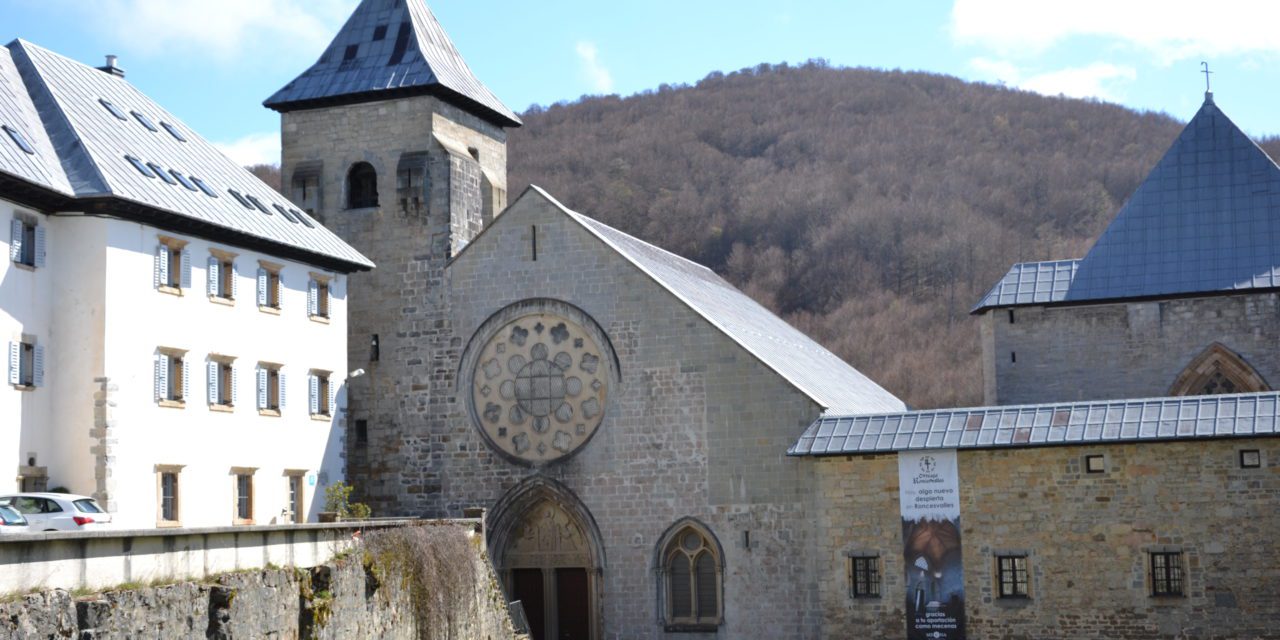 En este momento estás viendo La Real Colegiata de Santa María de Roncesvalles: Una joya del patrimonio histórico y cultural