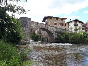 Lee más sobre el artículo El puente de Zubiri o «Puente de la Rabia»