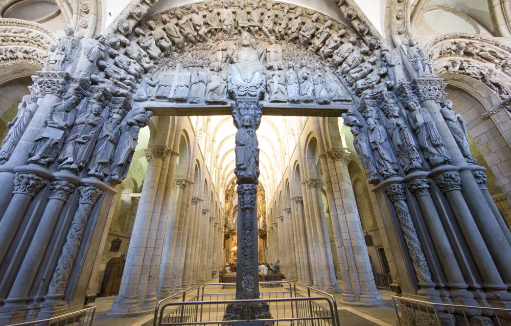 Lee más sobre el artículo Toque de manos en el parteluz del Pórtico de la Gloria